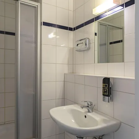 Hotel A&o 2*